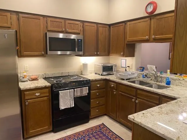 $2,500 | 801 Rue Dauphine, Unit 300, Metairie, LA 70005