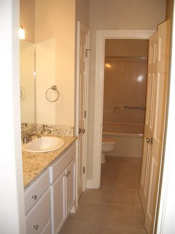 $2,500 | 801 Rue Dauphine, Unit 300, Metairie, LA 70005