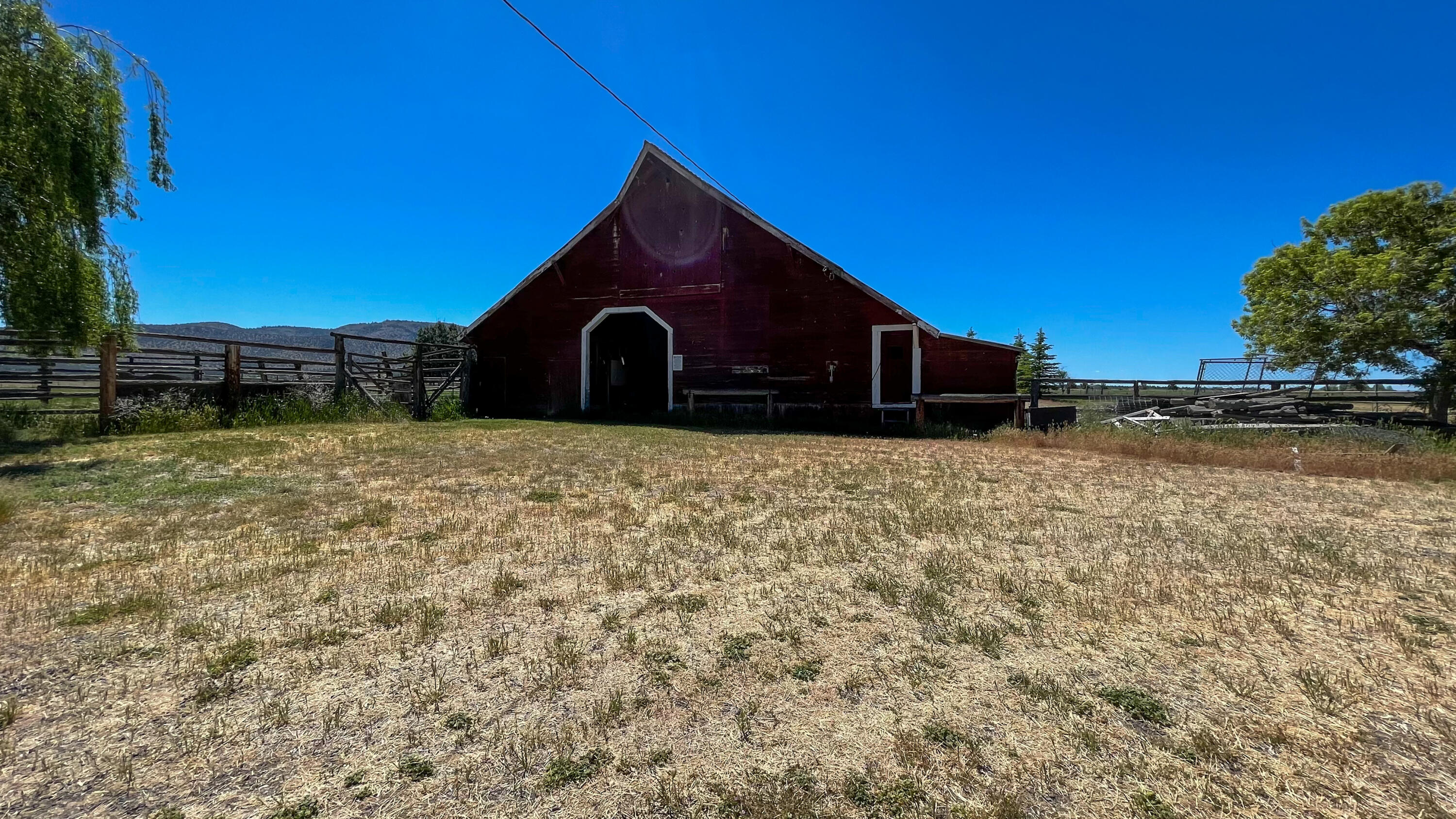 14212 Southwest Riggs Road Powell Butte, OR 97753 - Photo 14 of 48 Barn