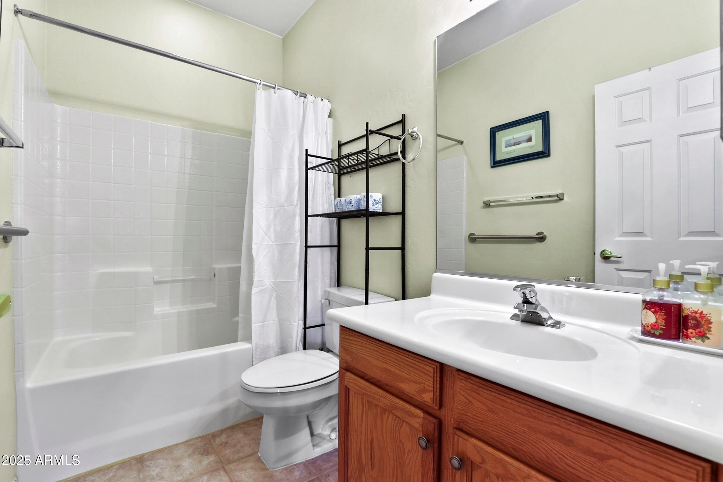 300 West Cody Circle Payson, AZ 85541 - Photo 22 of 25 a bathroom with a sink toilet and shower