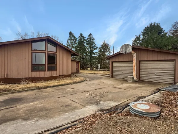 $189,900 | 511 North Guide Street, Welcome, MN 56181