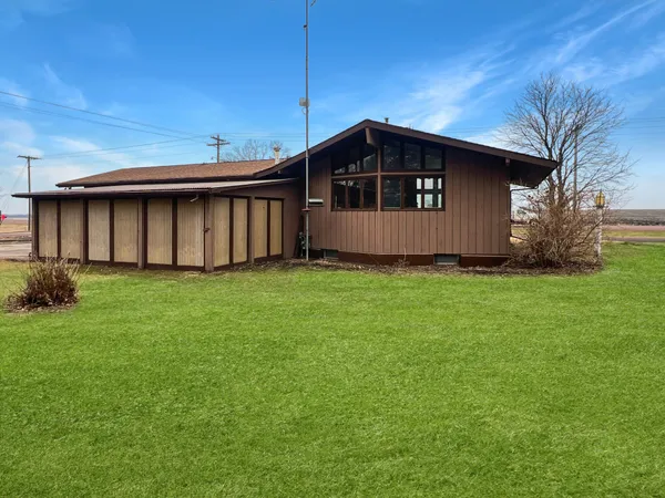 $189,900 | 511 North Guide Street, Welcome, MN 56181