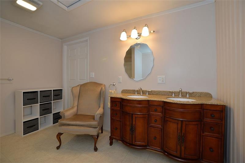 117 Landell Street Rochester, PA 15074 - Photo 9 of 19 Dual vanities in the en suite master bath.