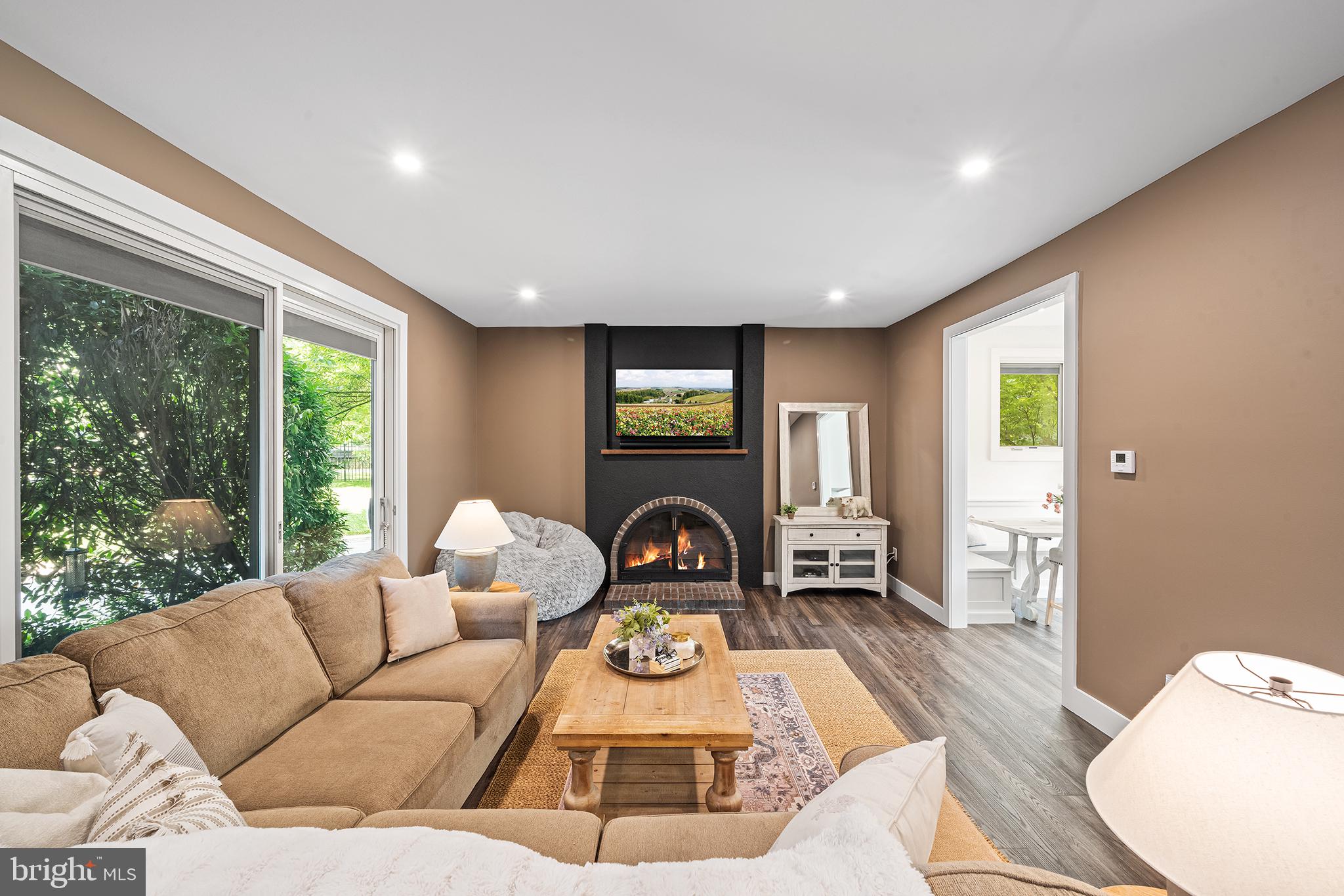 11 Brettagne Devon, PA 19333 - Photo 14 of 39 1st floor living/dining area