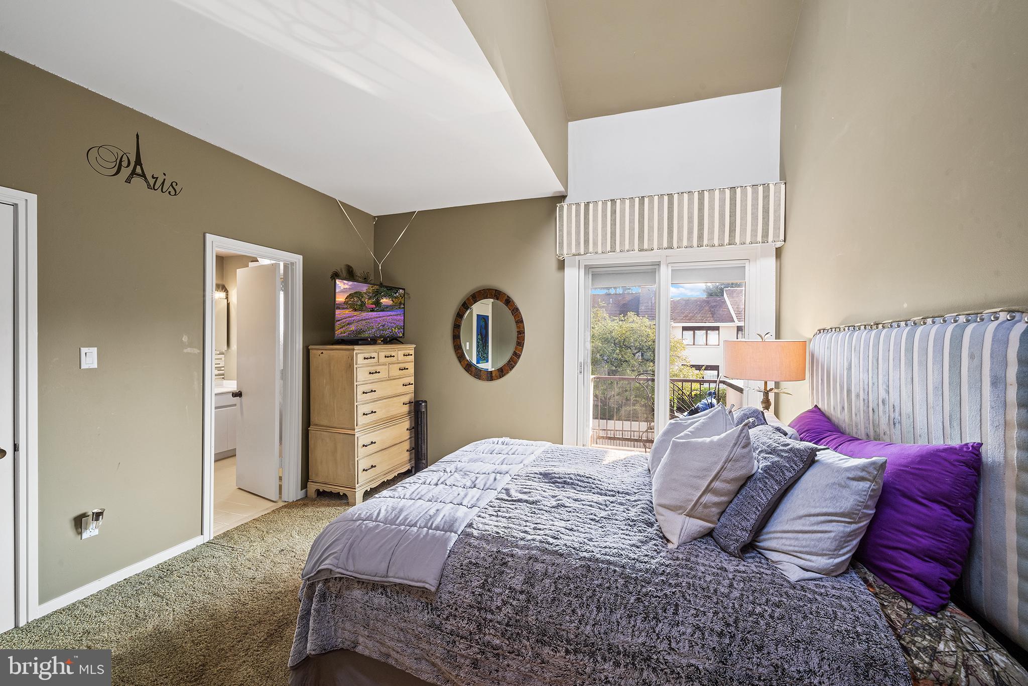 11 Brettagne Devon, PA 19333 - Photo 25 of 39 2nd bedroom