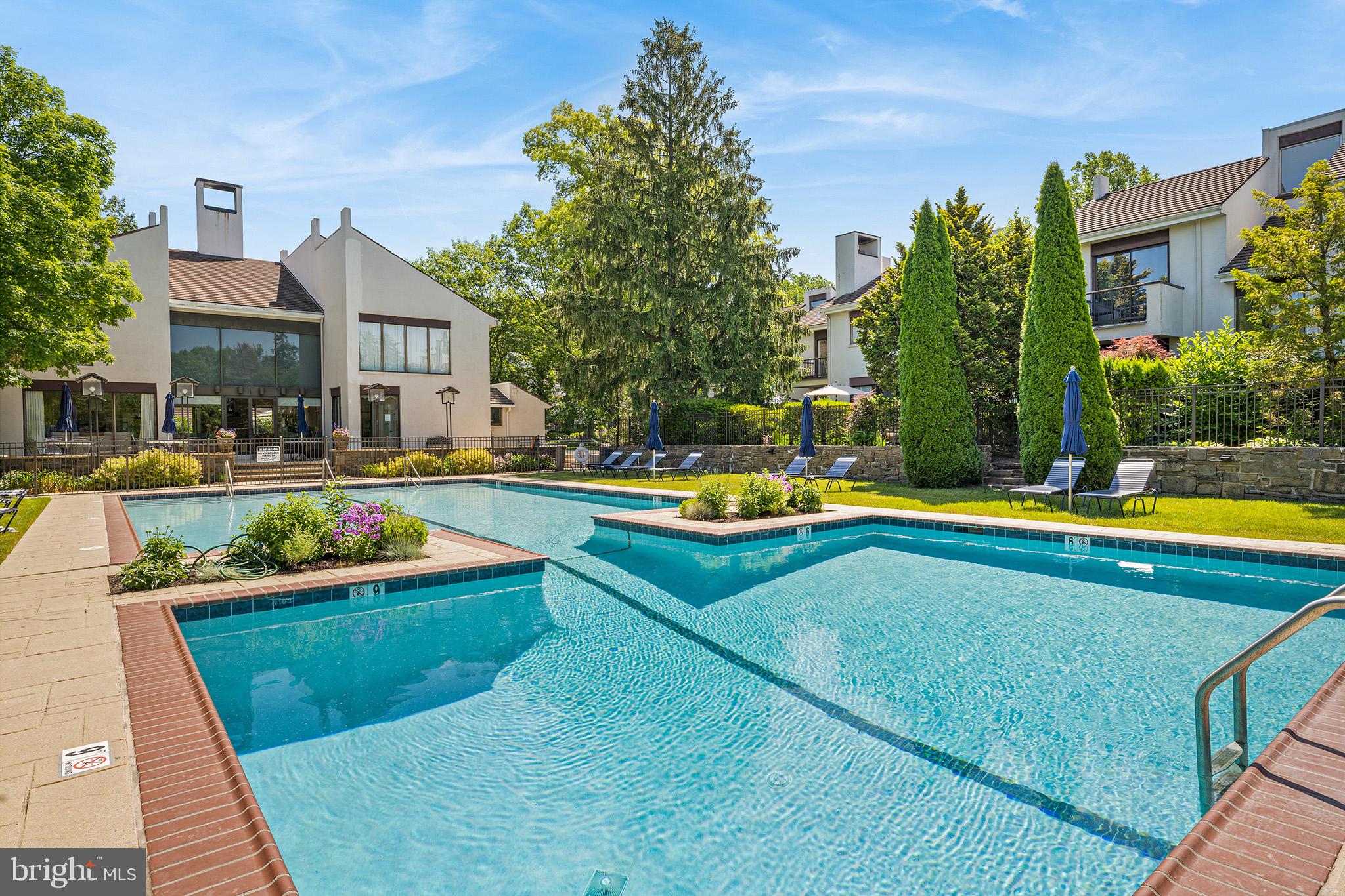 11 Brettagne Devon, PA 19333 - Photo 34 of 39 Arbordeau community amenities - outdoor pool