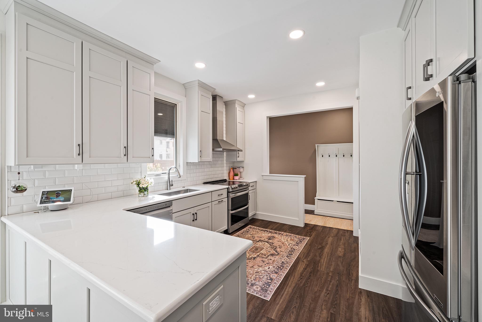 11 Brettagne Devon, PA 19333 - Photo 9 of 39 Brand new appliances