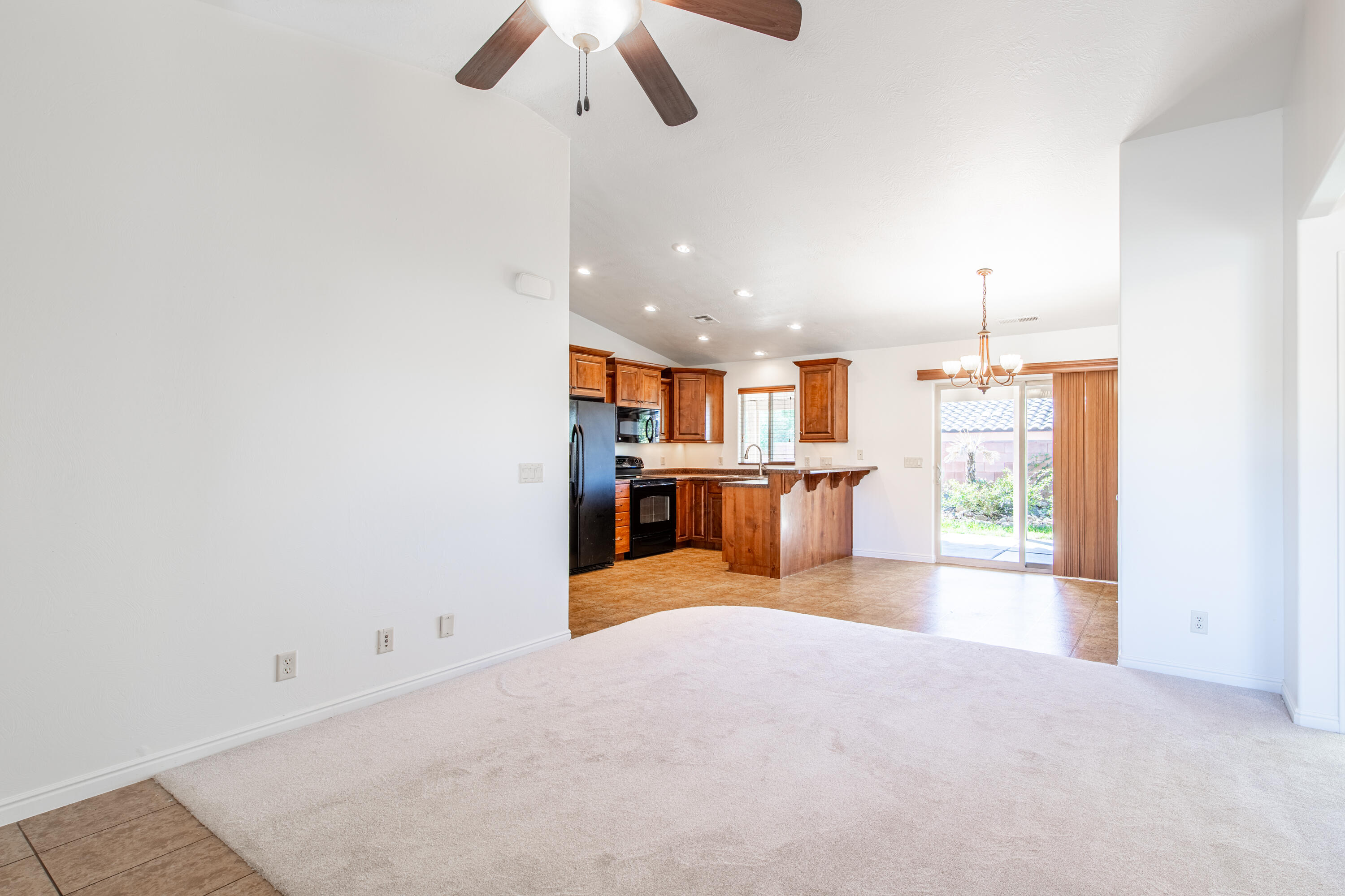 2183 West 1270 North St. George, UT 84770 - Photo 5 of 23 Entry toward kitchen