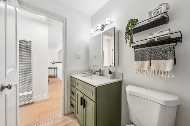 $818,000 | 5242 Miles Avenue, Unit C, Oakland, CA 94618