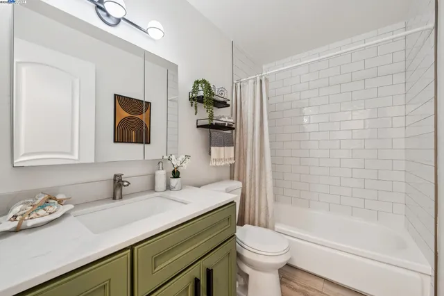 $818,000 | 5242 Miles Avenue, Unit C, Oakland, CA 94618