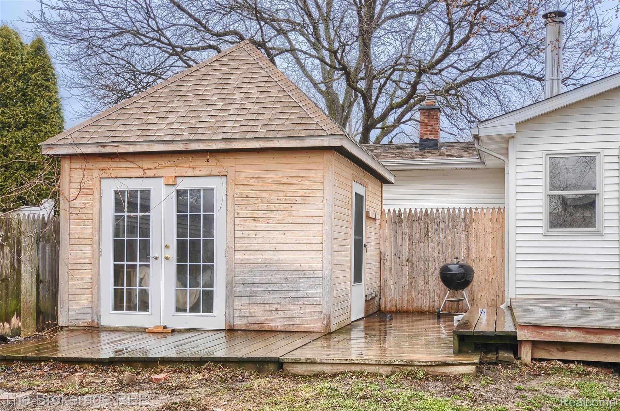 5250 East Carpenter Road Flint, MI 48506 - Photo 30 of 33 DSC_5202-HDR(5).jpg
