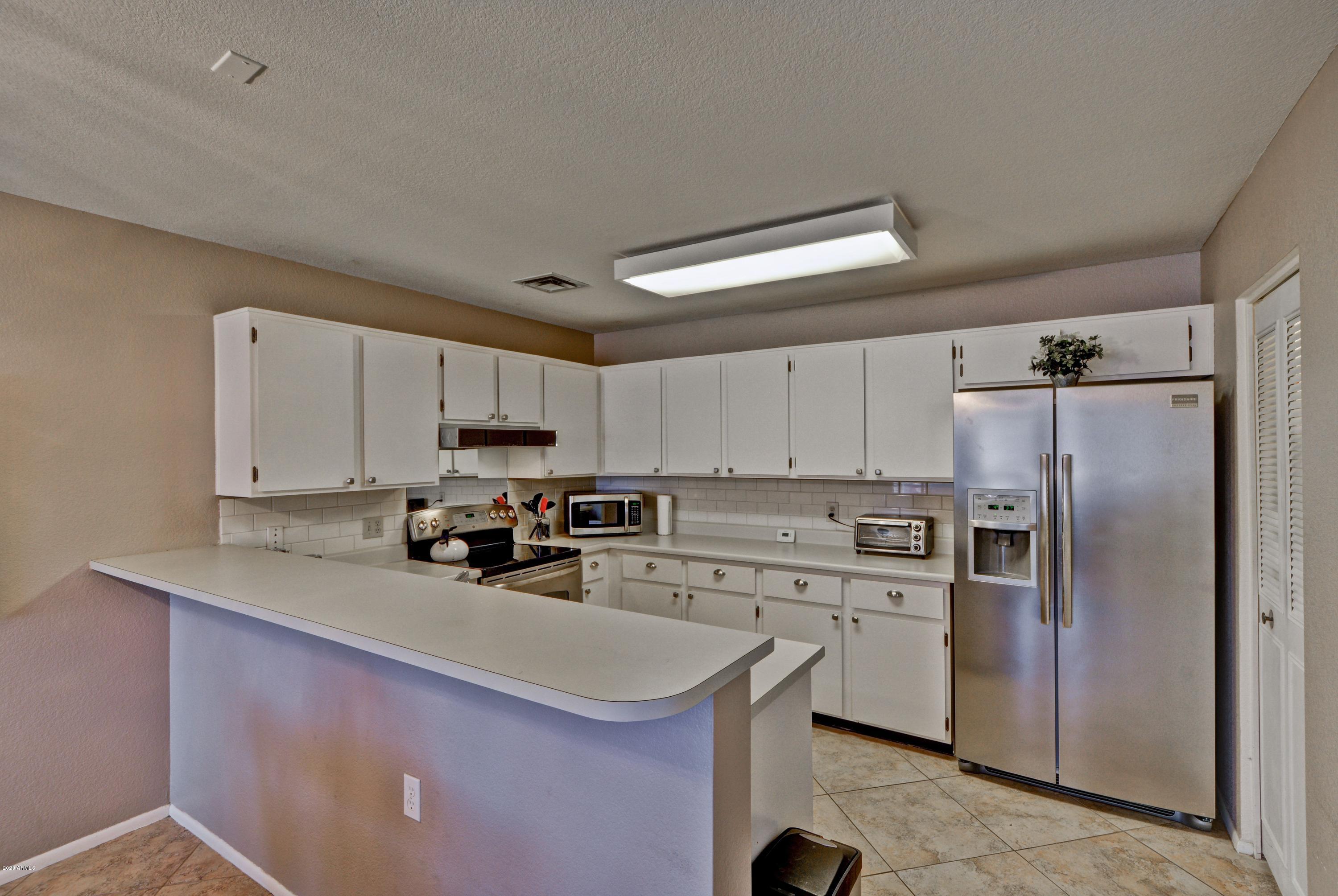 Open Kitchen_All Stainless Appliances_Br