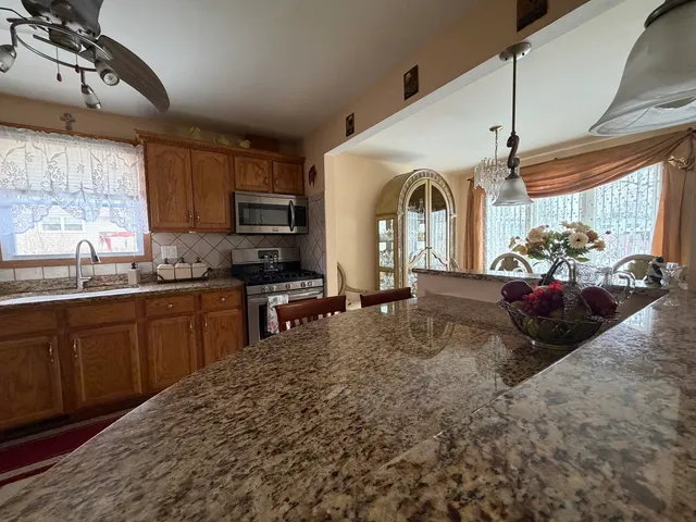 $349,900 | 6944 West 106th Place, Worth, IL 60482