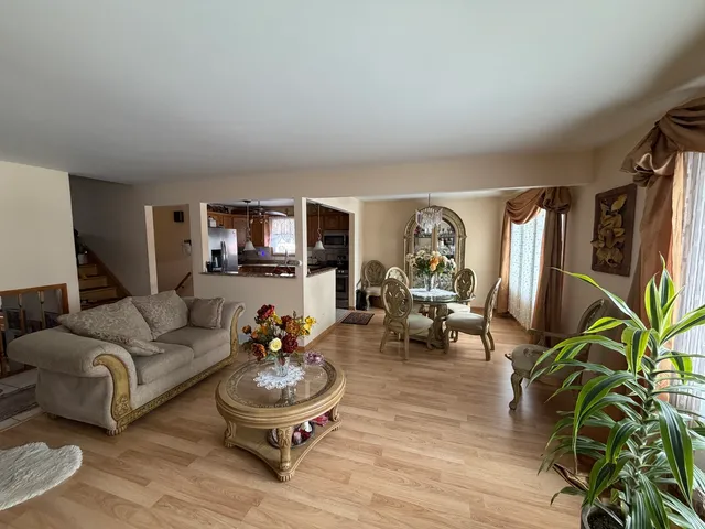 $349,900 | 6944 West 106th Place, Worth, IL 60482