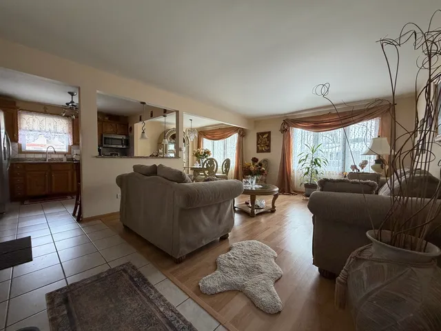 $349,900 | 6944 West 106th Place, Worth, IL 60482