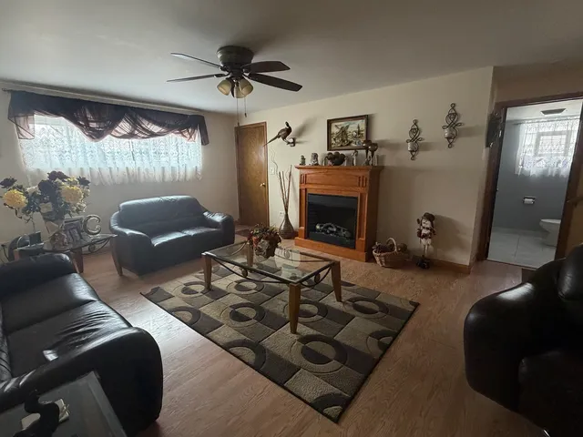 $349,900 | 6944 West 106th Place, Worth, IL 60482