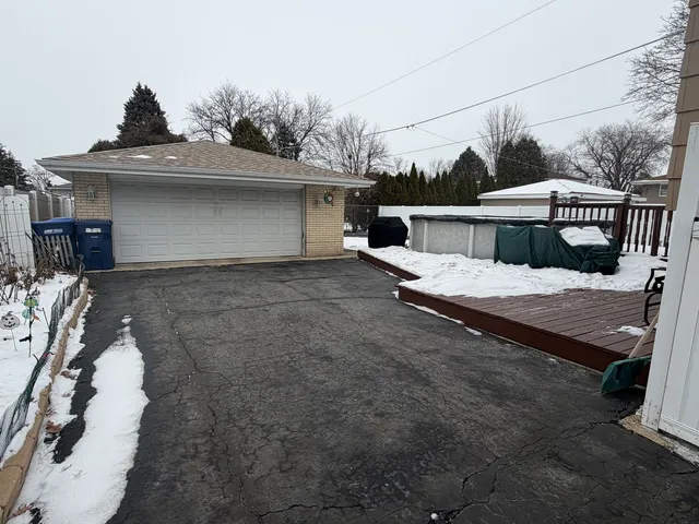 $349,900 | 6944 West 106th Place, Worth, IL 60482