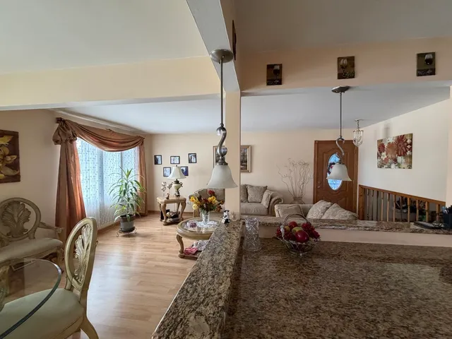 $349,900 | 6944 West 106th Place, Worth, IL 60482