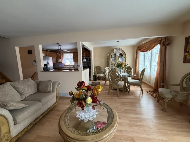 $349,900 | 6944 West 106th Place, Worth, IL 60482