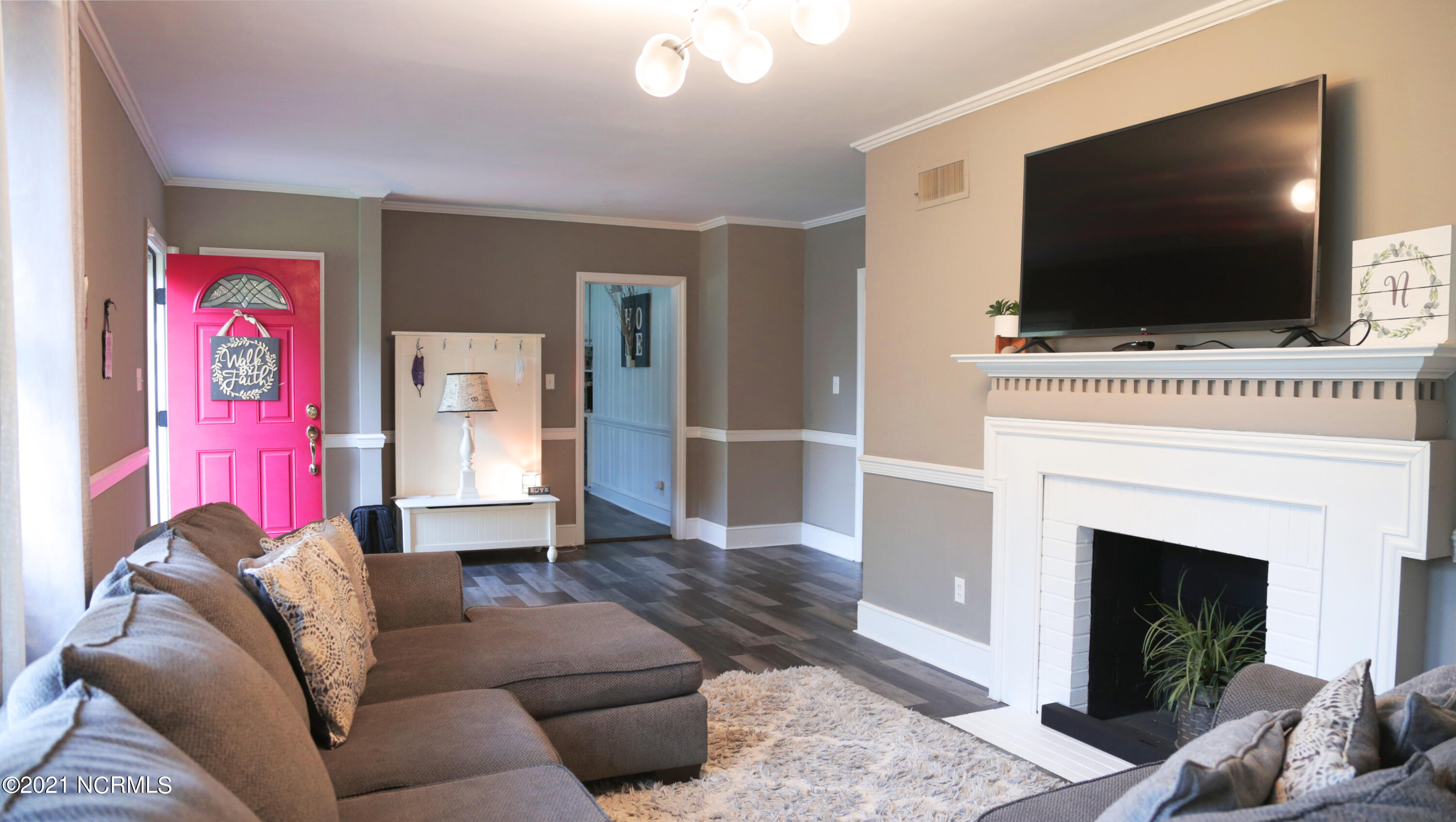 332 Fifth Street Ayden, NC 28513 - Photo 10 of 36 Living Room