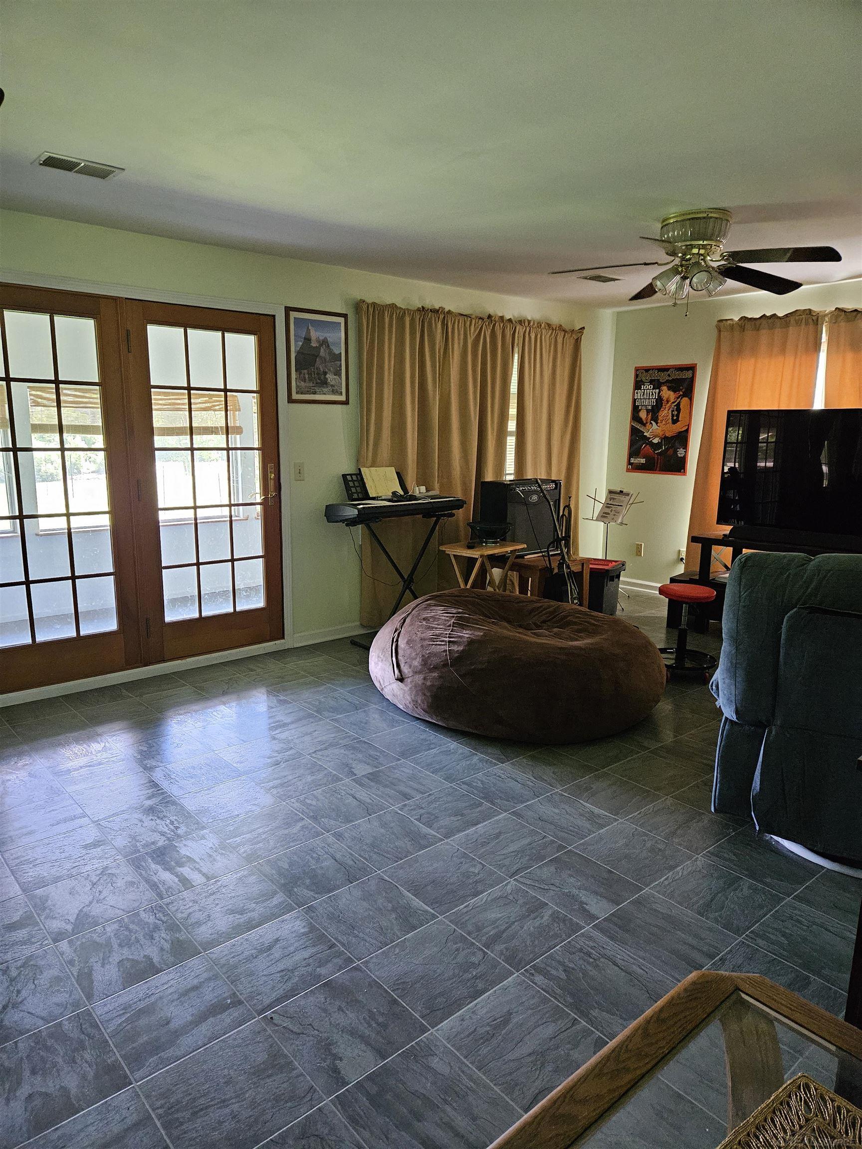 7026 Kilburn Road Jeddo, MI 48032 - Photo 24 of 45 family room