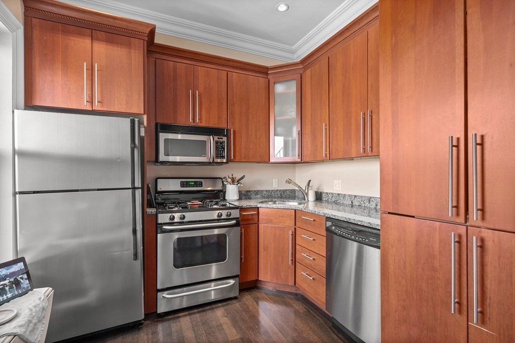 52 Cooper Street, Unit 9 Boston, MA 02113 - Photo 5 of 15 Gallery Image 5