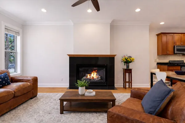 $749,500 | 4950 North Winchester Avenue, Unit 1, Chicago, IL 60640