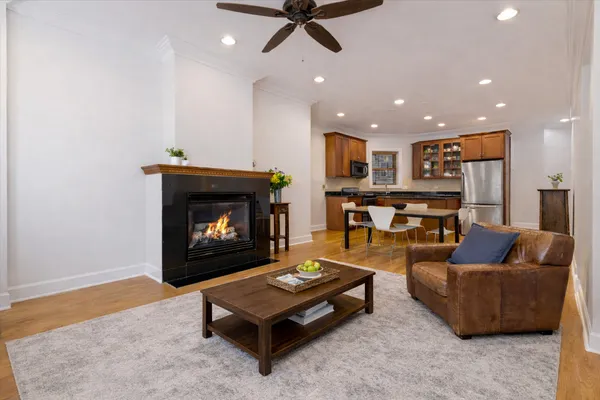 $749,500 | 4950 North Winchester Avenue, Unit 1, Chicago, IL 60640