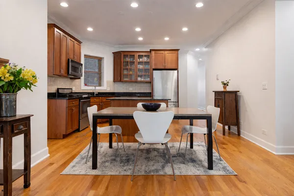 $749,500 | 4950 North Winchester Avenue, Unit 1, Chicago, IL 60640