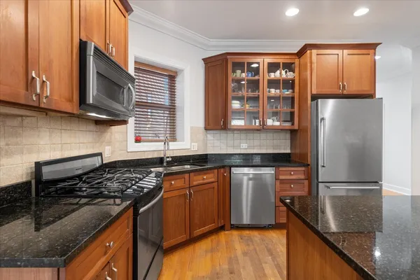 $749,500 | 4950 North Winchester Avenue, Unit 1, Chicago, IL 60640