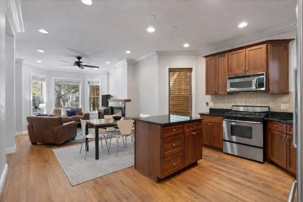 $749,500 | 4950 North Winchester Avenue, Unit 1, Chicago, IL 60640