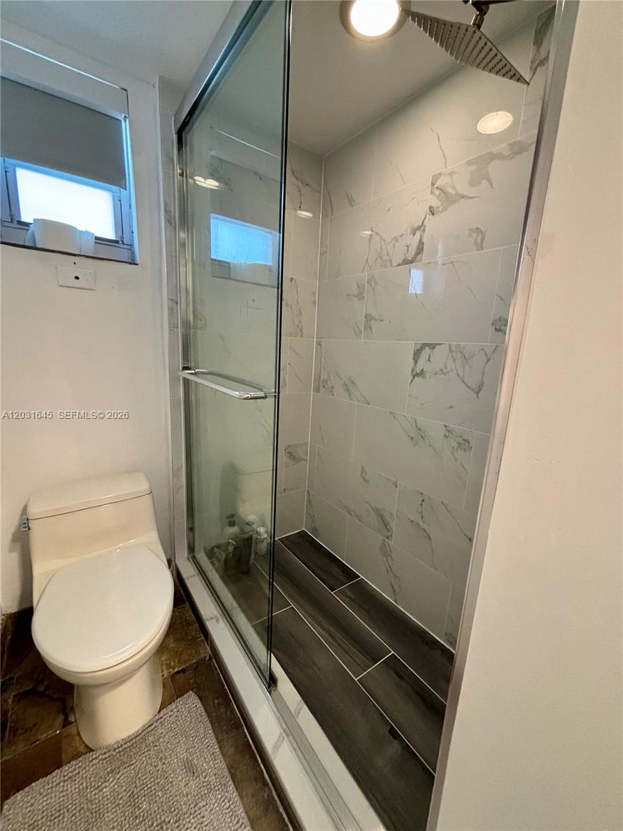1674 Bay Road, Unit 301 Miami Beach, FL 33139 - Photo 12 of 20
