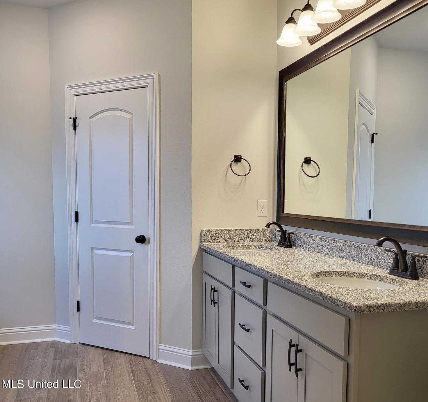 18237 Commission Road Long Beach, MS 39560 - Photo 7 of 11 2SG16 Primary Bath