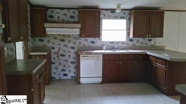 925 Holloway Road Marietta, SC 29661 - Photo 2 of 10