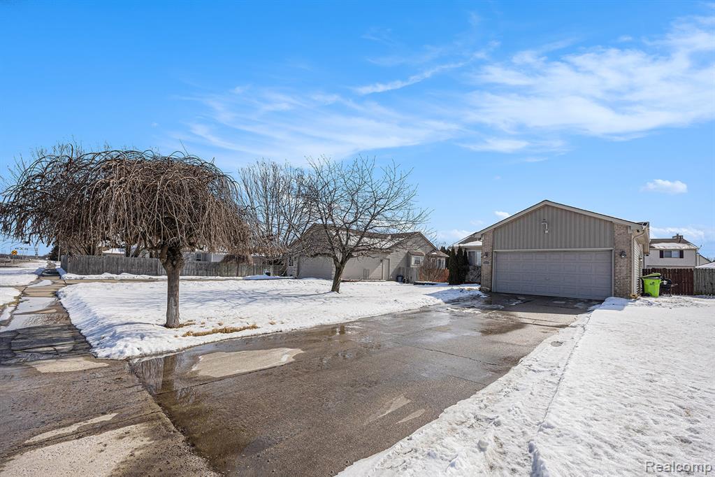 24374 21 Mile Road Macomb, MI 48042 - Photo 3 of 20