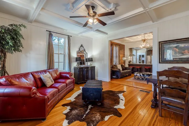 $1,400,000 | 514 West Austin Street, Fredericksburg, TX 78624