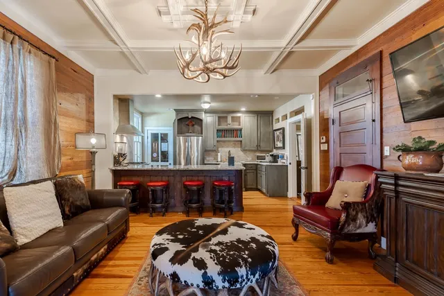 $1,400,000 | 514 West Austin Street, Fredericksburg, TX 78624