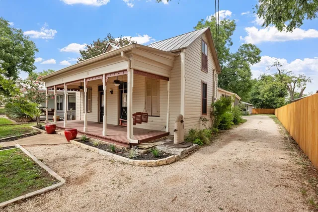 $1,400,000 | 514 West Austin Street, Fredericksburg, TX 78624
