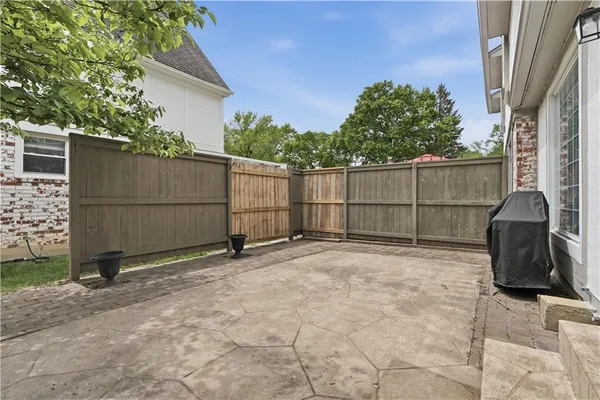$225,000 | 7709 West 102nd Street, Overland Park, KS 66212