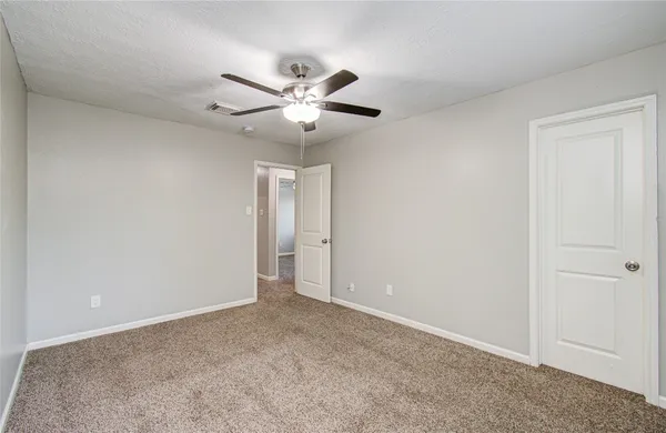 $2,625 | 2005 Village Park Drive, Missouri City, TX 77489