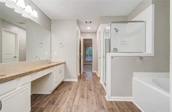 $2,625 | 2005 Village Park Drive, Missouri City, TX 77489