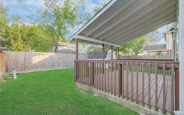 $2,625 | 2005 Village Park Drive, Missouri City, TX 77489