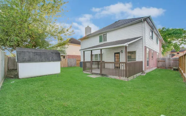 $2,625 | 2005 Village Park Drive, Missouri City, TX 77489