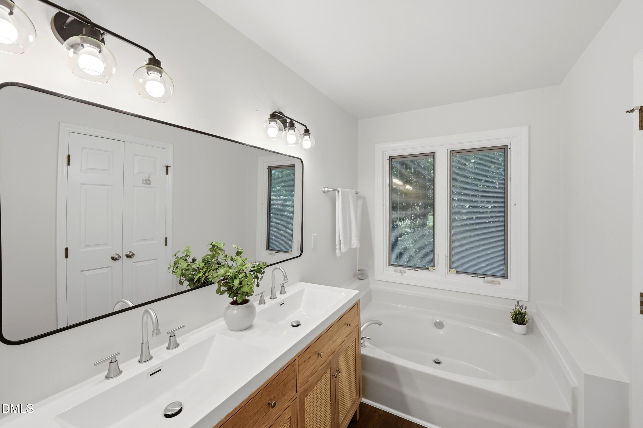 1521 Park Ridge Way Raleigh, NC 27614 - Photo 14 of 21 Primary Bath