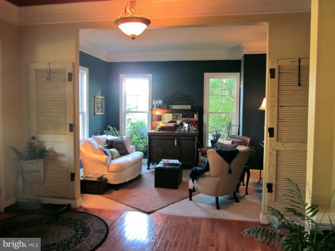 9038 Roaring Spring Loop Bristow, VA 20136 - Photo 12 of 30 Living Room