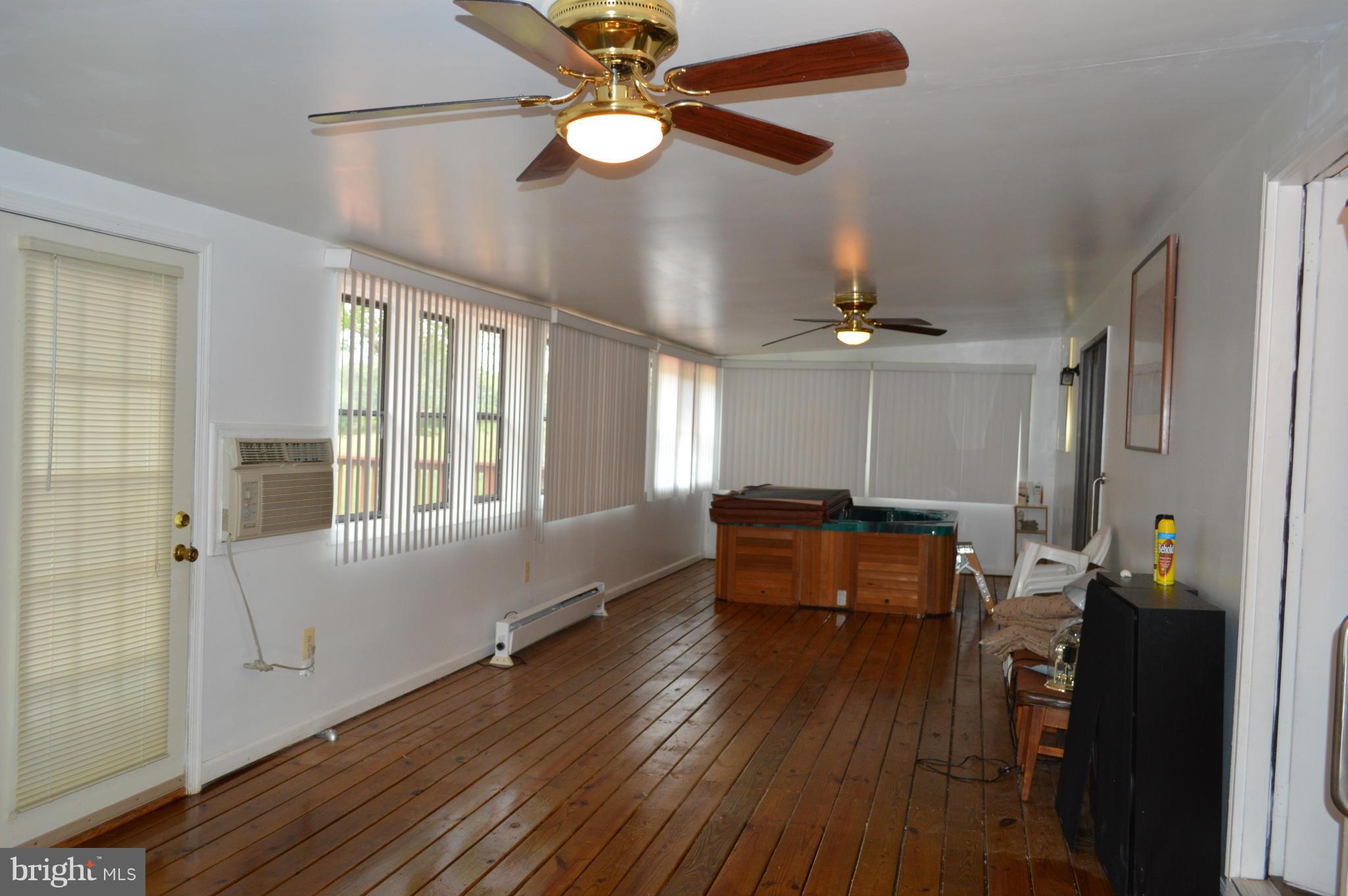 6493 Burr Hill Road Rhoadesville, VA 22542 - Photo 11 of 12 Interior (General)