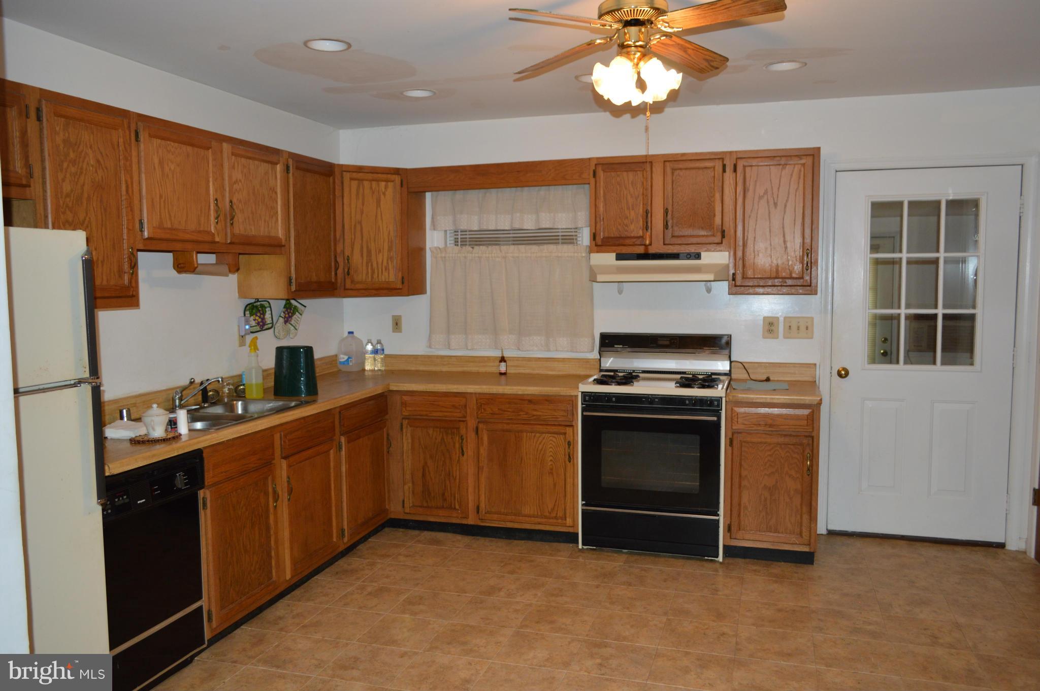 6493 Burr Hill Road Rhoadesville, VA 22542 - Photo 9 of 12 Kitchen