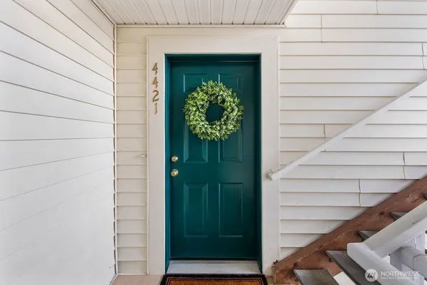 a entryway with a outdoor space