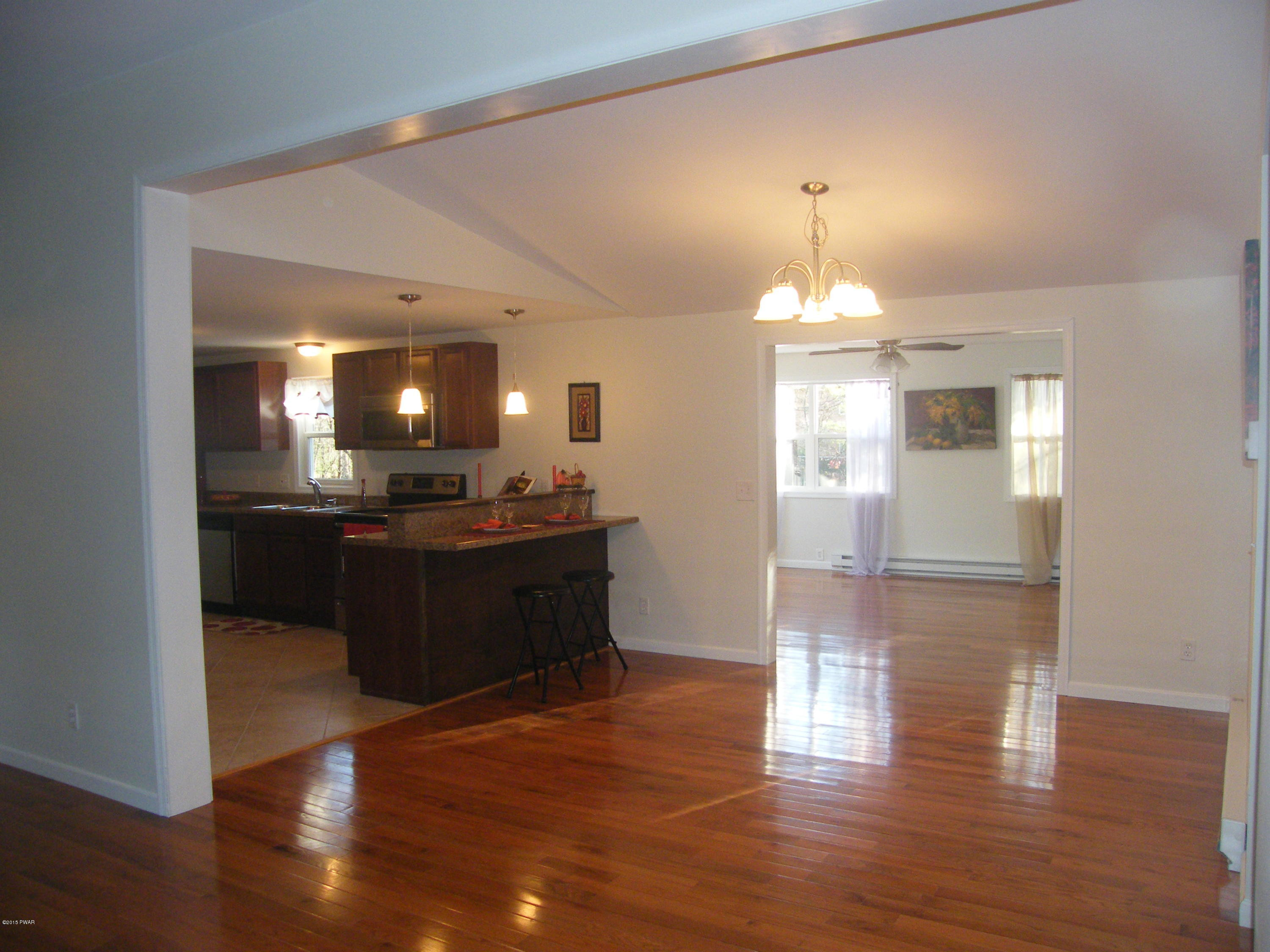 310 Rambling Way Milford, PA 18337 - Photo 6 of 21 Gallery Image 6