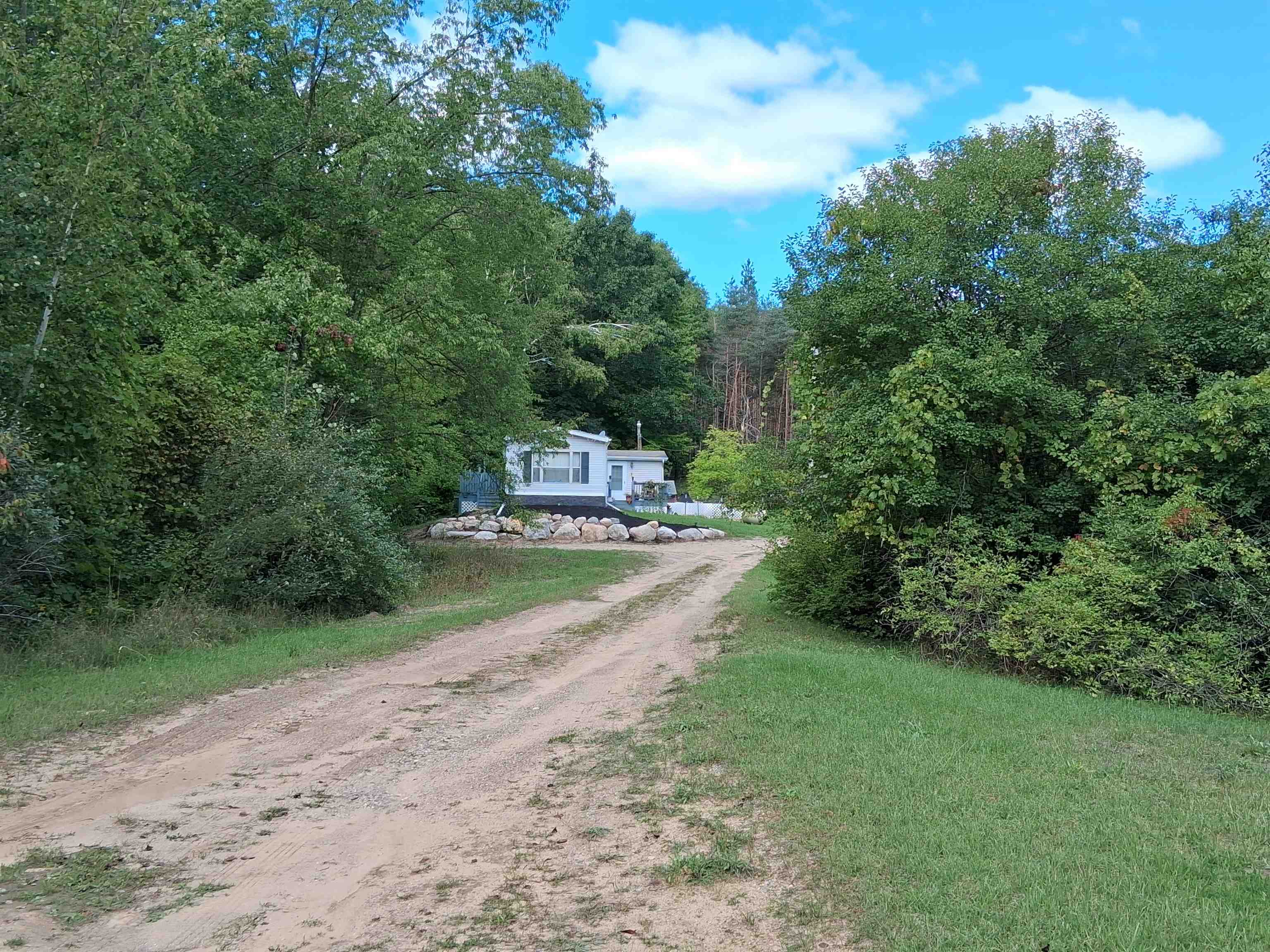 9713 North Glass Road Farwell, MI 48622 - Photo 5 of 30 Gallery Image 5